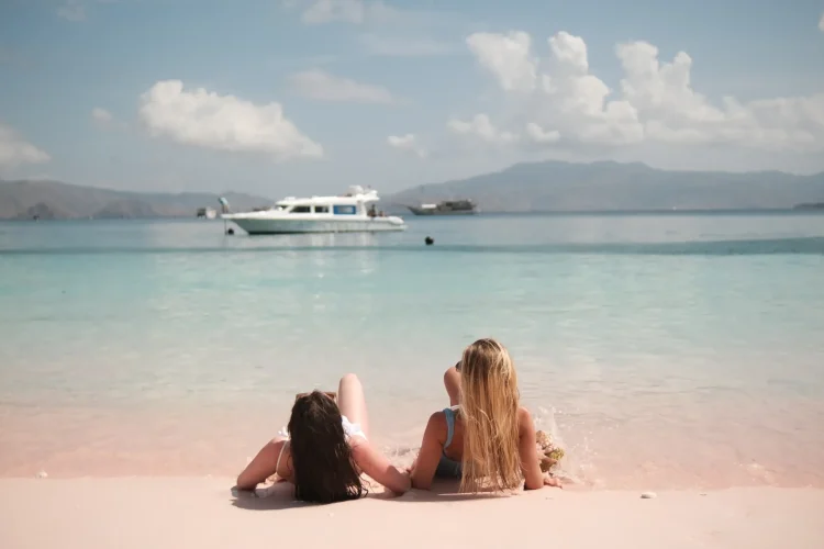 Komodo Cruise | Komodo Island | Share Trip Komodo | Private trip Komodo | Tour Komodo | Phinisi